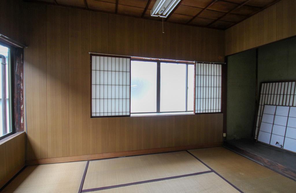 金沢市本多町二丁目の賃貸物件/２階６畳間