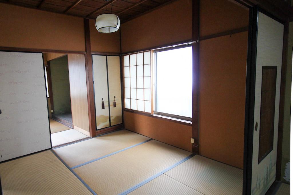 金沢市本多町二丁目の賃貸物件/壁色がかわい４畳半和室