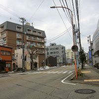 金沢市本多町二丁目の賃貸物件/バスの通行が多い大通りも徒歩数分