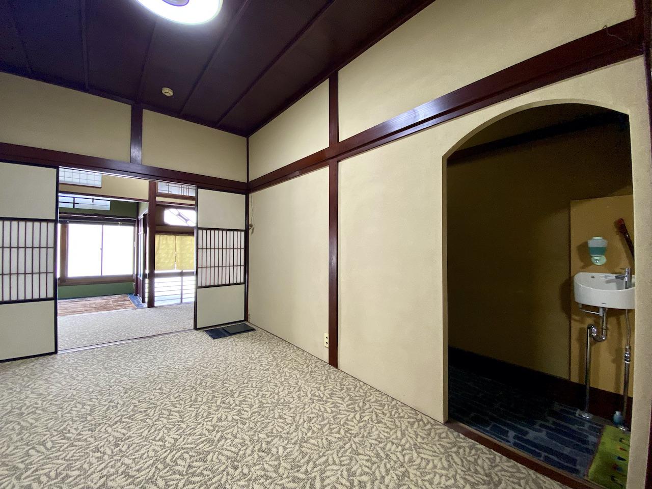 金沢市六枚町の賃貸物件/アールの開口が味を出しています