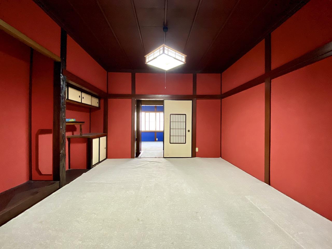 金沢市六枚町の賃貸物件/2階弁柄色の和室