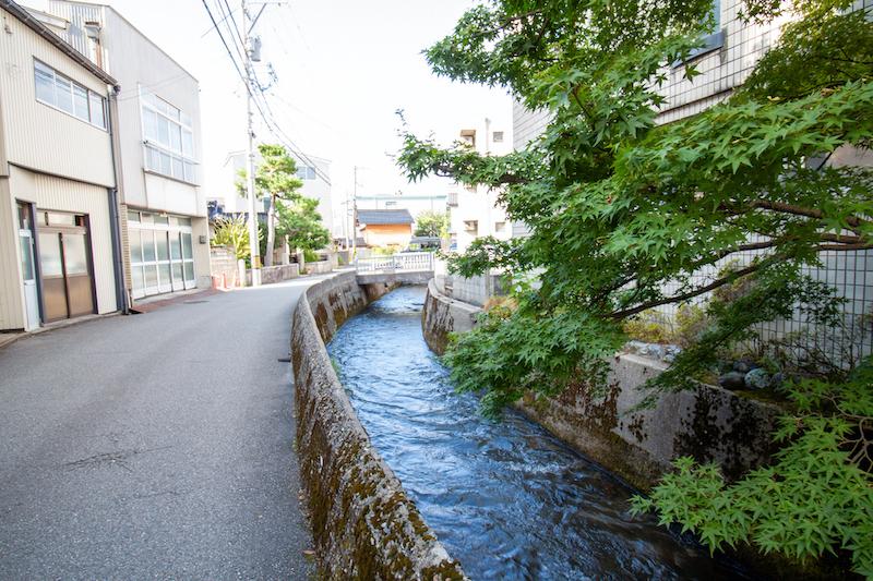 金沢市油車の賃貸物件/鞍月用水のせせらぎ