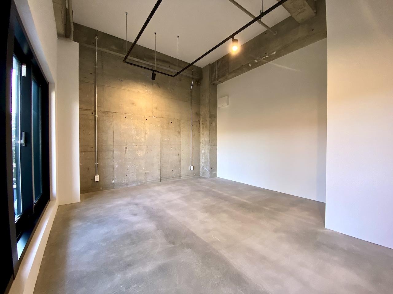 金沢市香林坊1丁目の賃貸物件/こちらの部屋は、2,3人規模のオフィスにはちょうど良い大きさです