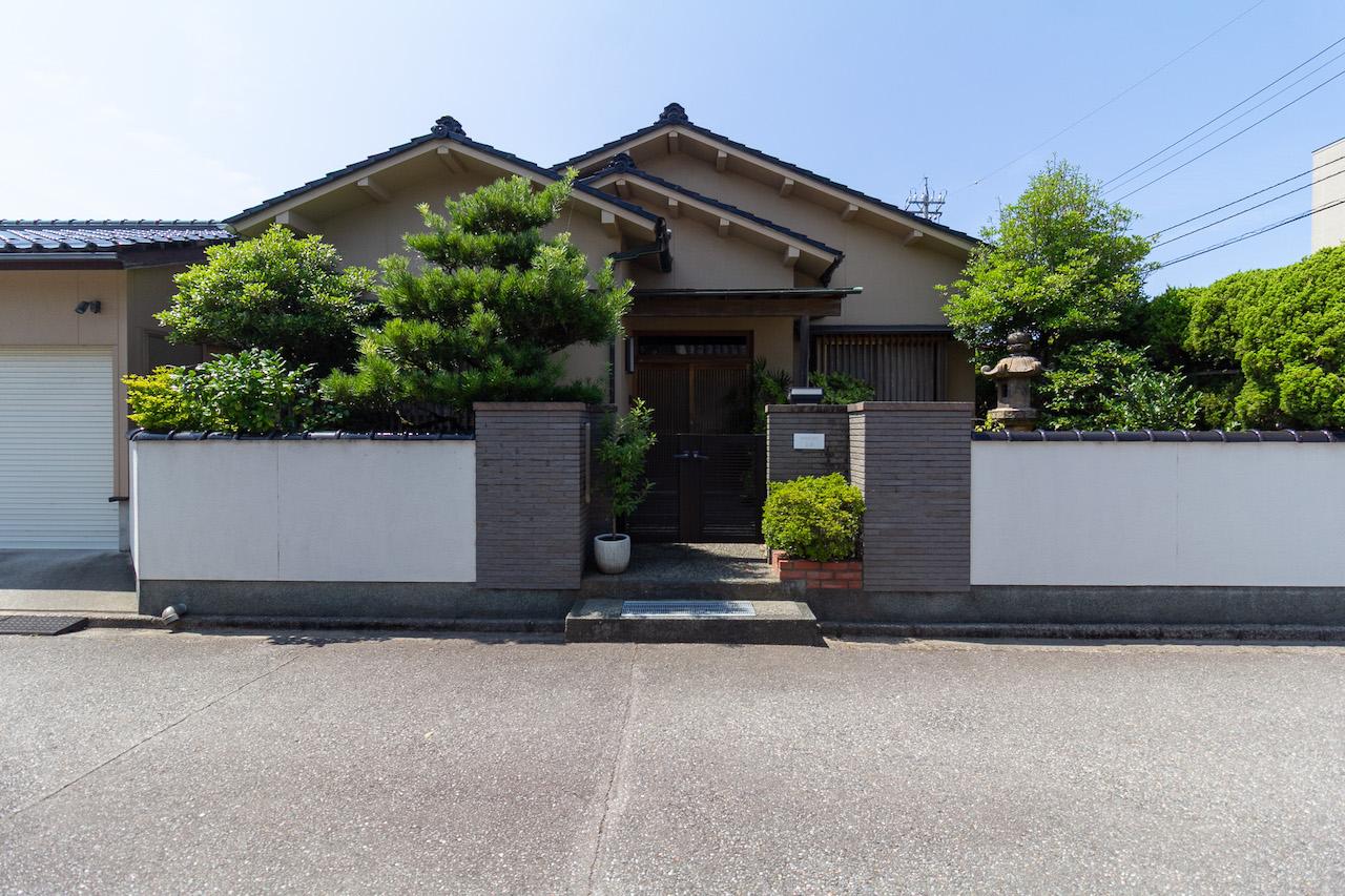 金沢市金石本町の売買物件/端正な佇まいの外観