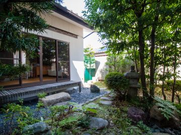 金沢市玉鉾の売買物件/寄り添う中庭