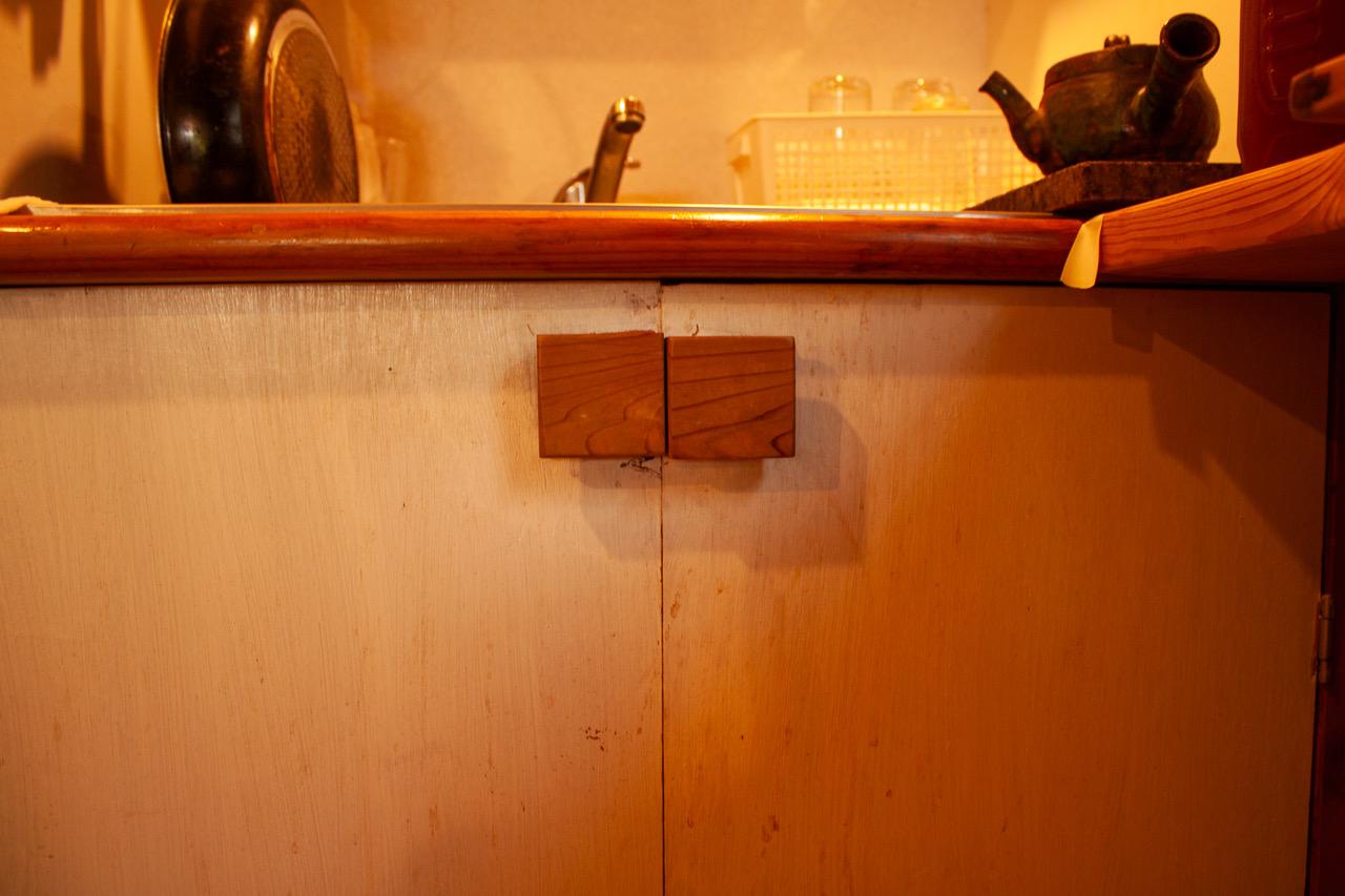 福井県坂井市三国町崎の売買物件/洗面台の手作り木製引手