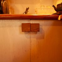 福井県坂井市三国町崎の売買物件/洗面台の手作り木製引手