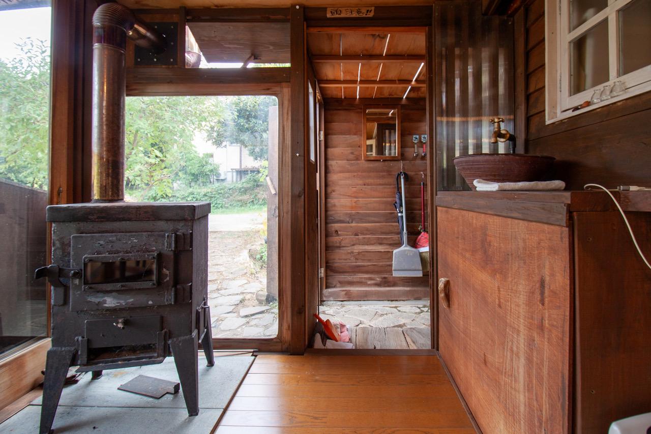 福井県坂井市三国町崎の売買物件/薪ストーブもセットです。