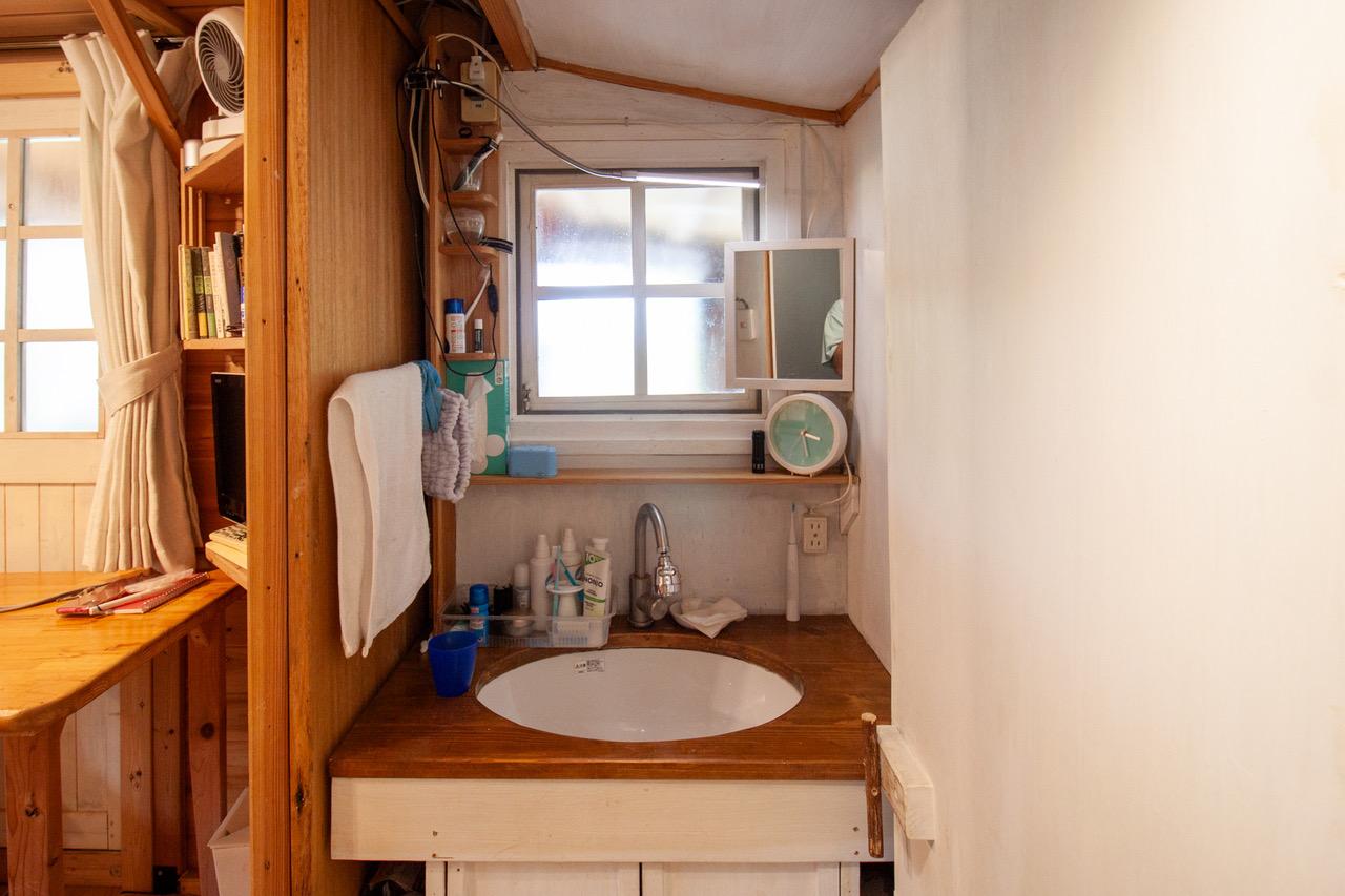 福井県坂井市三国町崎の売買物件/オーナーお手製の木製天板の洗面台