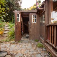 福井県坂井市三国町崎の売買物件/童話に出てきそうな入り口