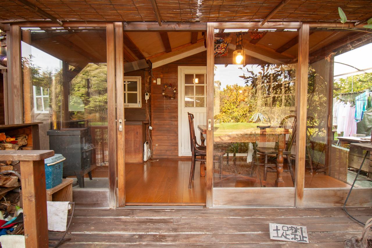 福井県坂井市三国町崎の売買物件/ベランダから室内