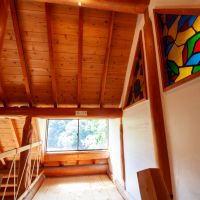 珠洲市若山町上山の売買物件/ロフト上部にはステンドクラス