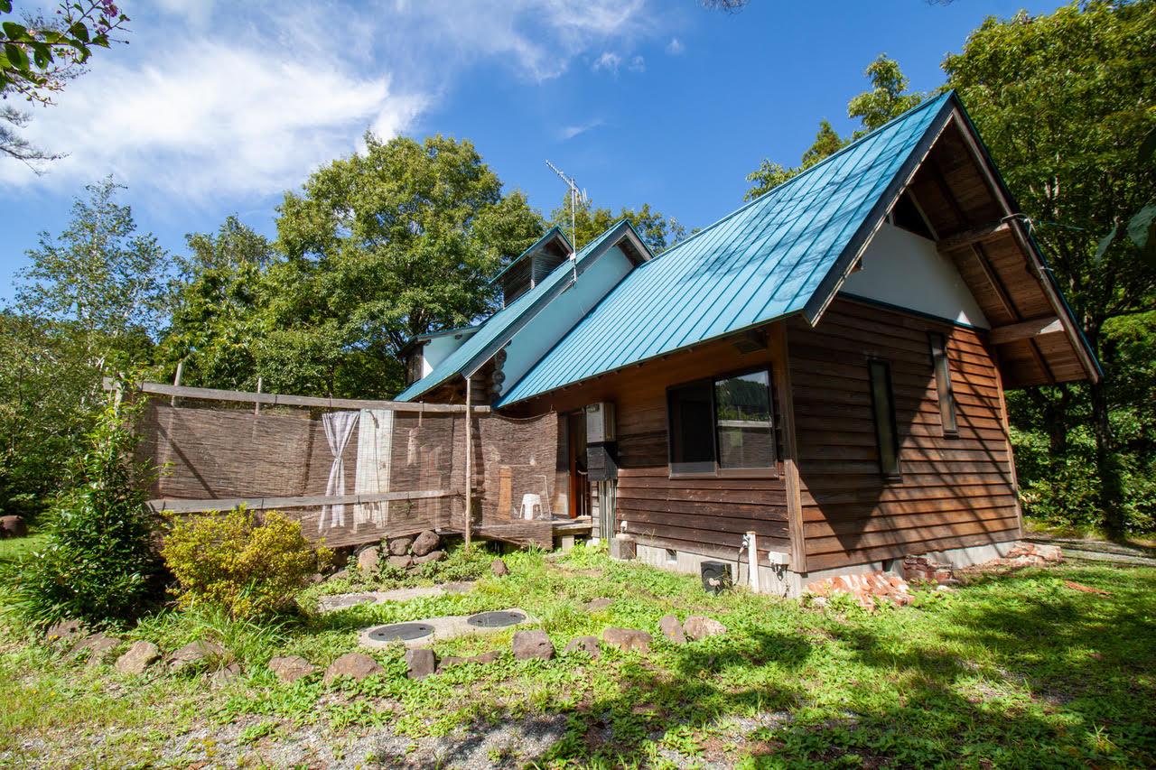 珠洲市若山町上山の売買物件/空色のとんがり屋根