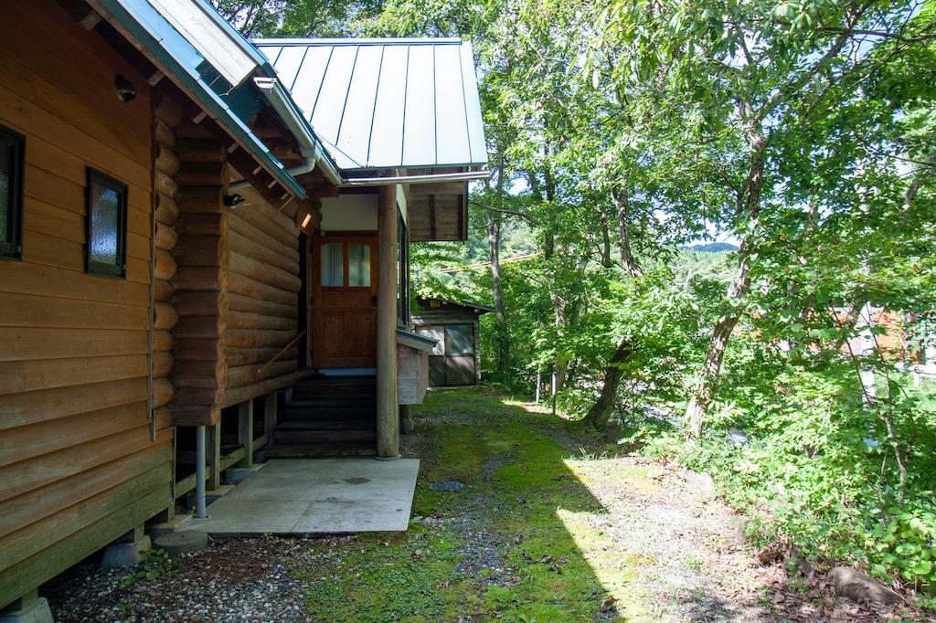 珠洲市若山町上山の売買物件/玄関前