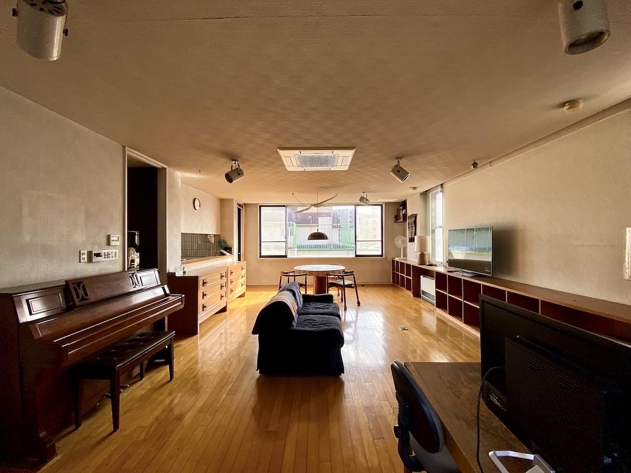 金沢市広坂1丁目の賃貸物件/建築家のこだわりが詰まった3階リビング