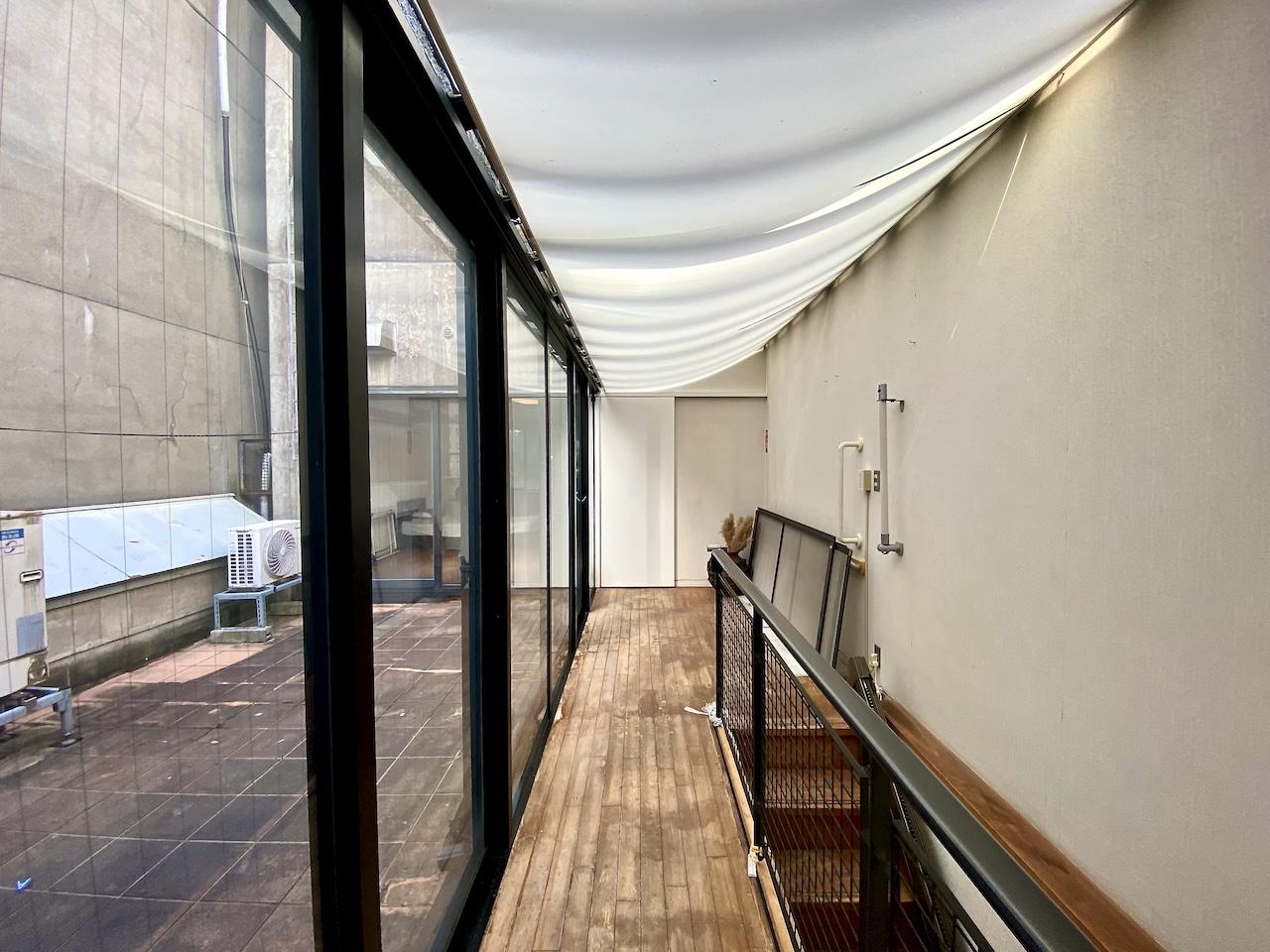 金沢市広坂1丁目の賃貸物件/3階ホール　トップライトの光が降り注ぐ心地良い空間