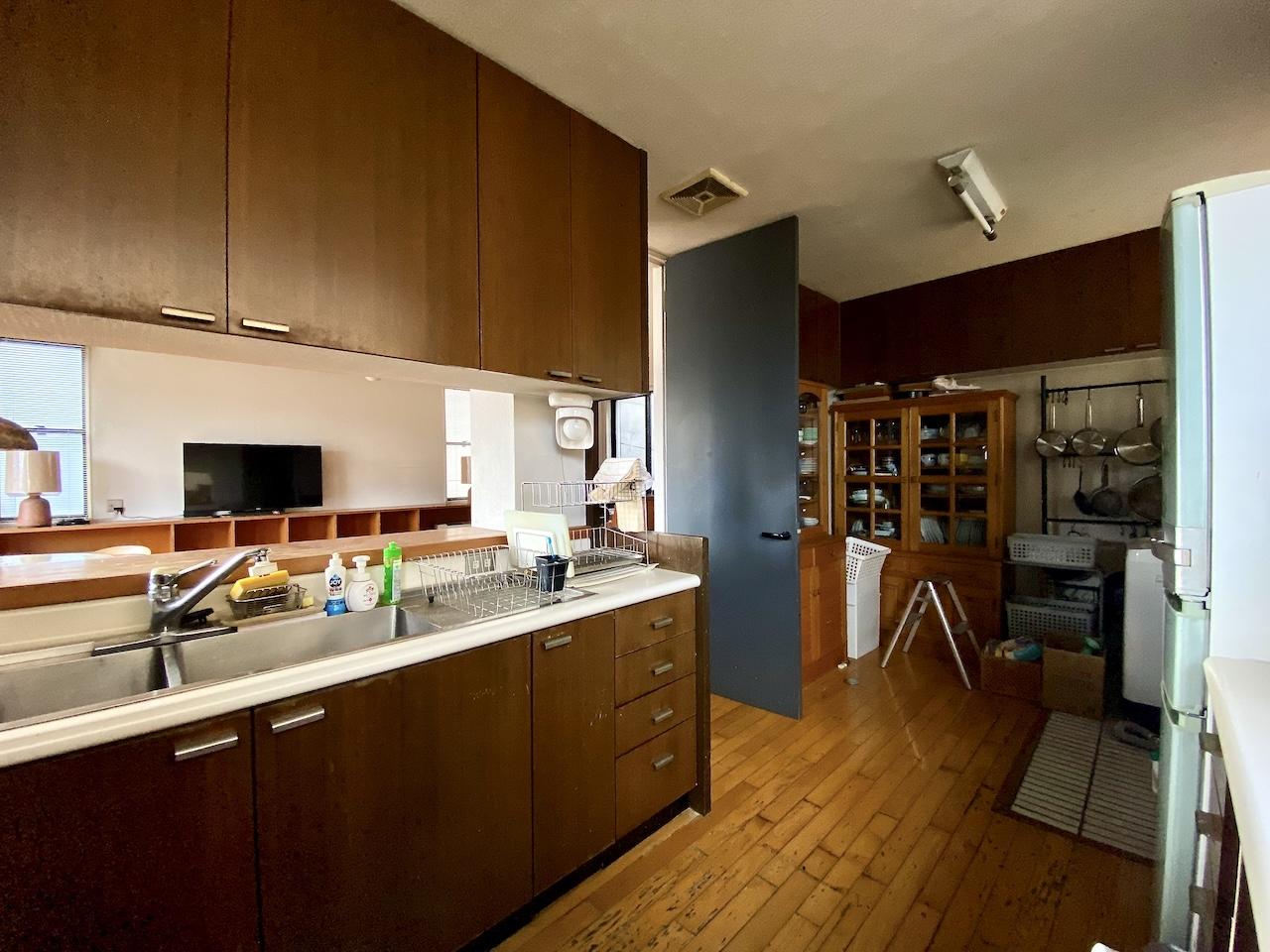 金沢市広坂1丁目の賃貸物件/キッチン裏には広々スペース