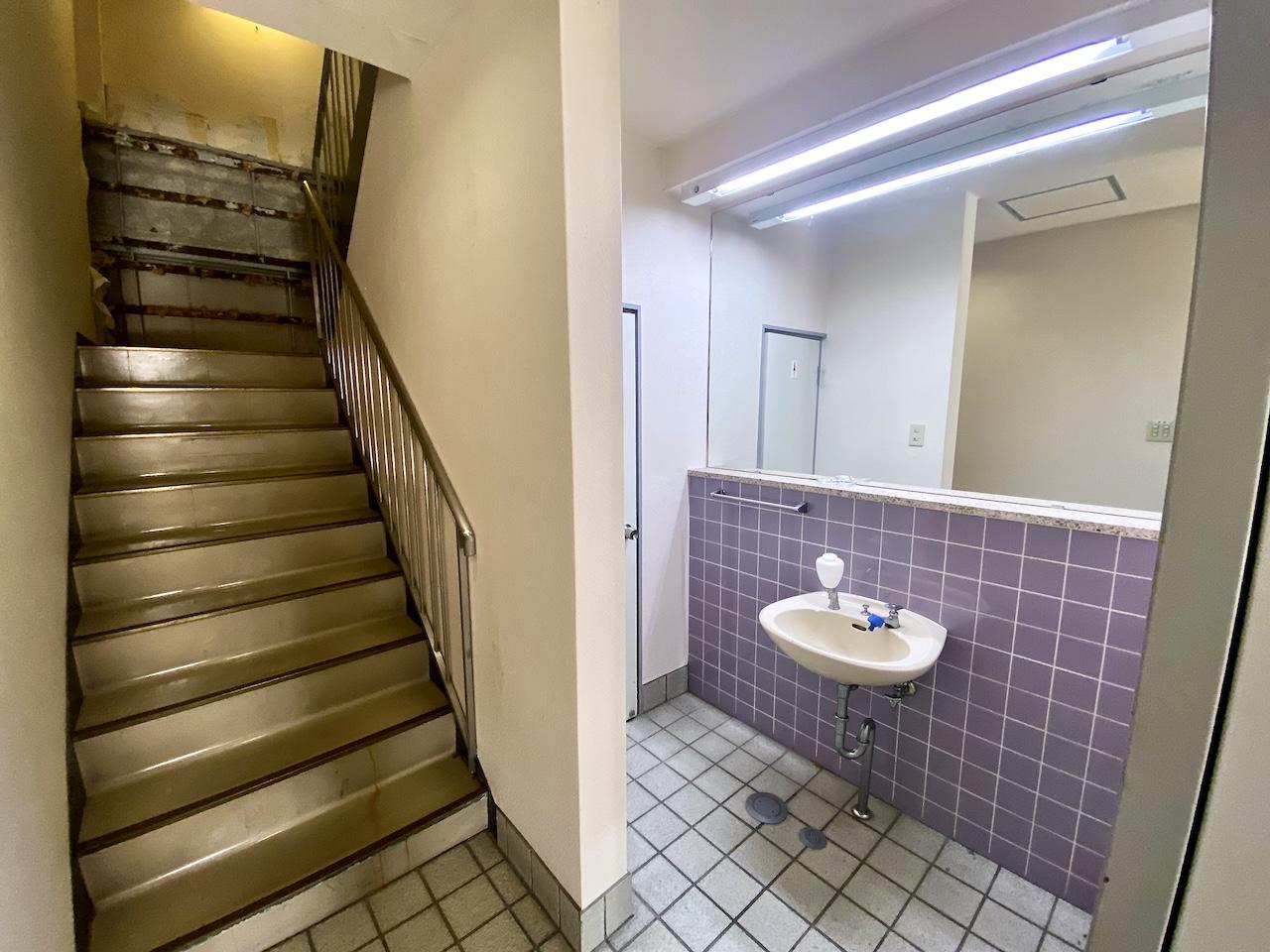 金沢市片町2丁目の賃貸物件/1階共用部には2階テナントのトイレがあります