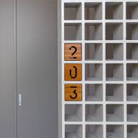 金沢市中央通町の賃貸物件/サインや番号表示についても、デザイナーが制作