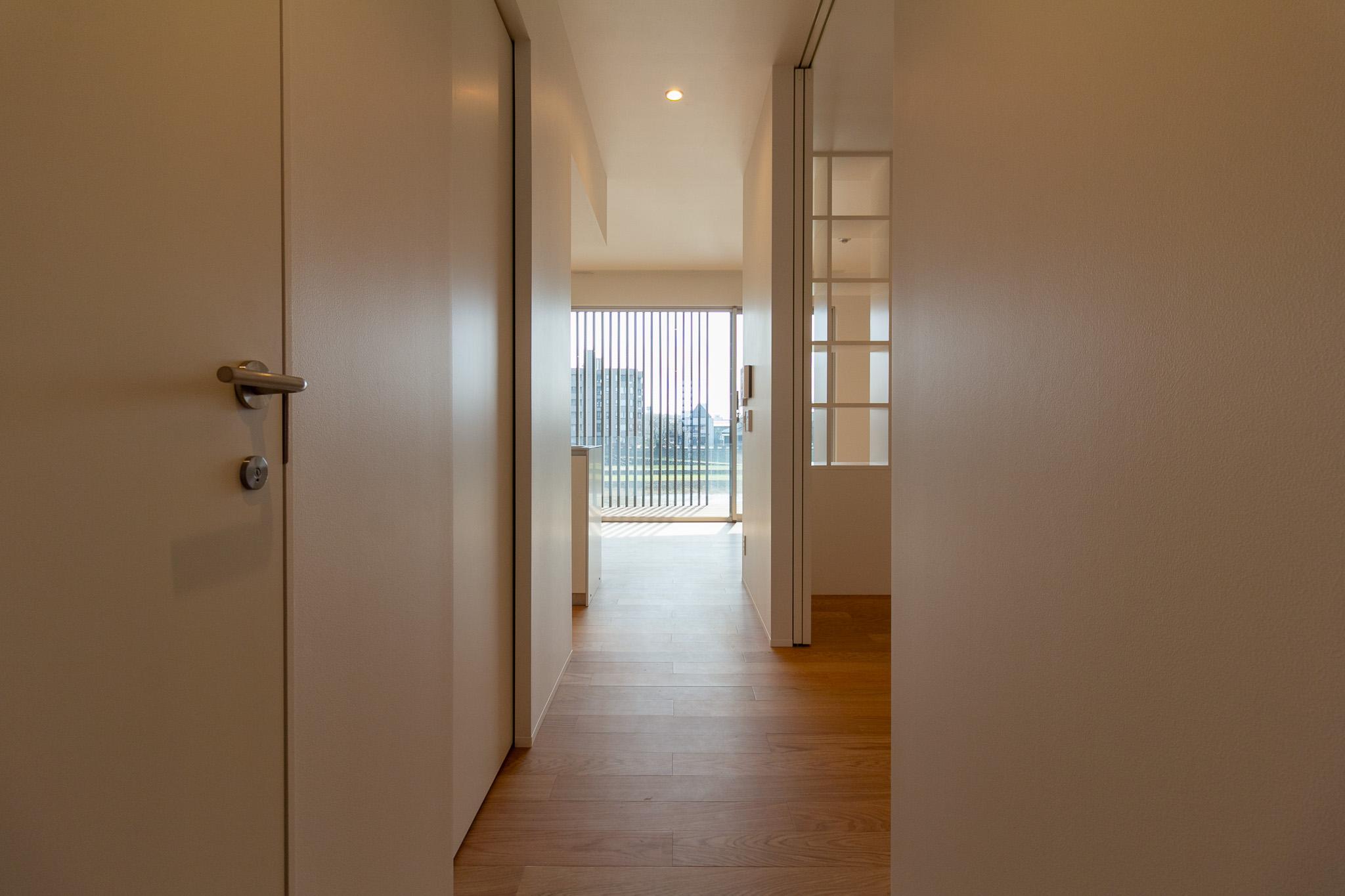 金沢市中央通町の賃貸物件/玄関を開けると飛び込んでくる犀川の風景