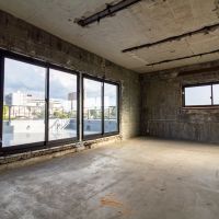 金沢市長町の賃貸物件/掃き出し窓の外には、