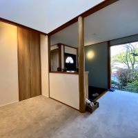 金沢市高尾南1丁目の売買物件/玄関ホールを見上げると