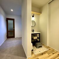 金沢市高尾南1丁目の売買物件/トイレ前の手洗いスペース