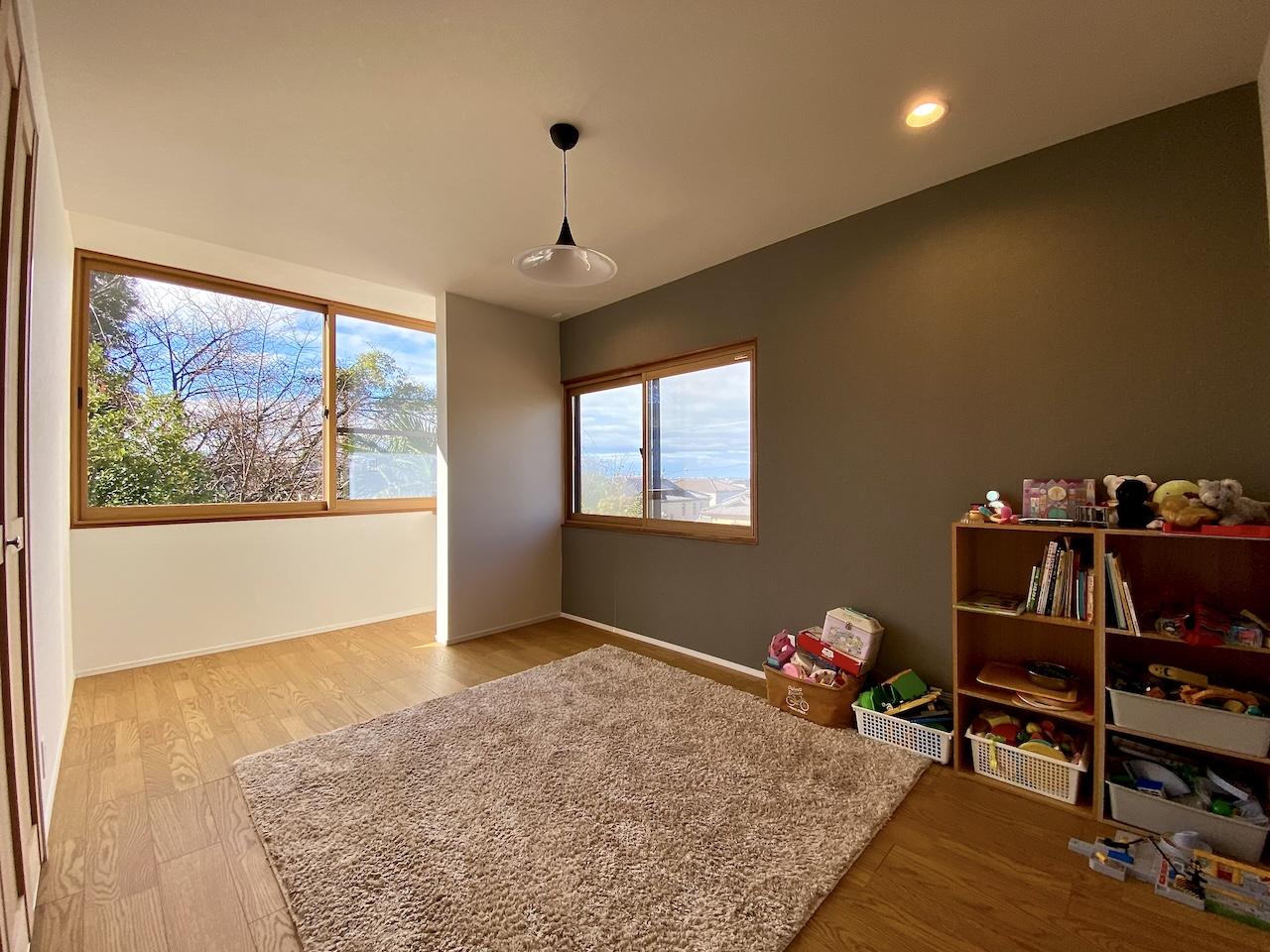 金沢市高尾南1丁目の売買物件/子供部屋2 この部屋の特徴はなんといっても窓からの景色