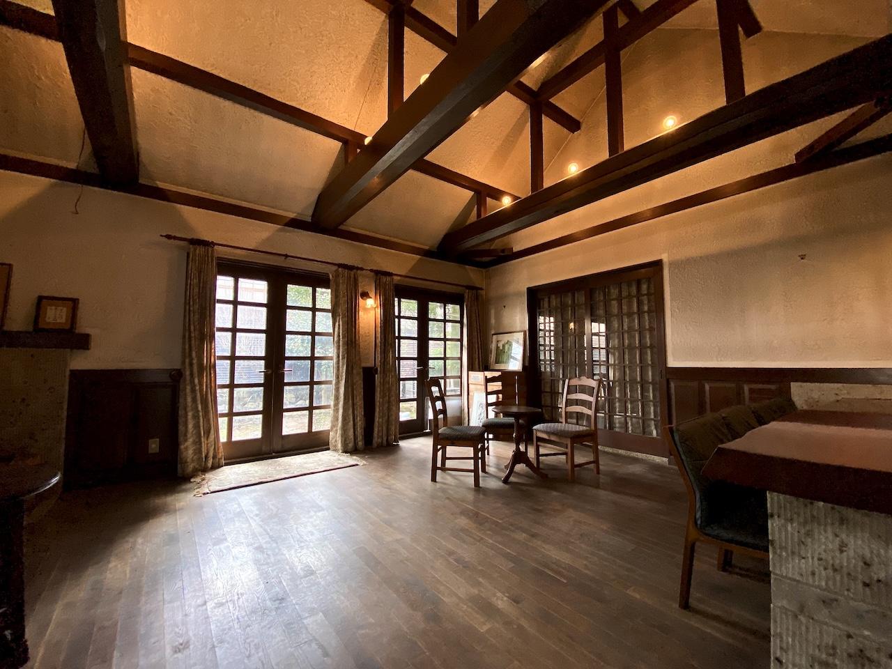 金沢市茨木町の賃貸物件/元喫茶店スペース　時が止まったまま、残ってます