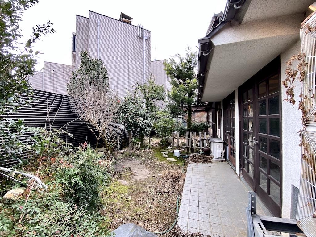 金沢市茨木町の賃貸物件/広い庭もついています