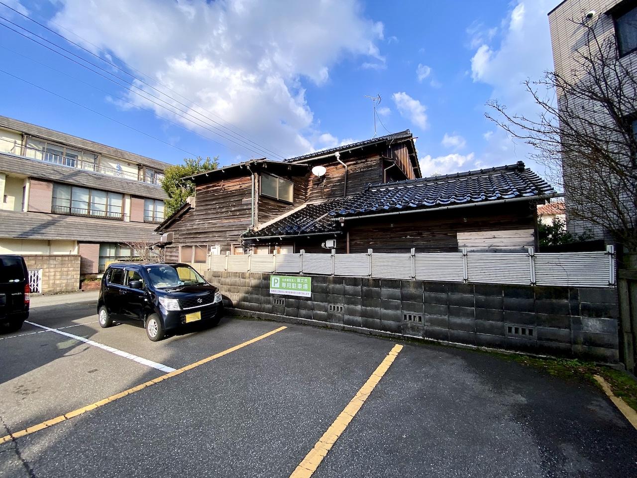 金沢市茨木町の賃貸物件/建物裏　奥にも長いです