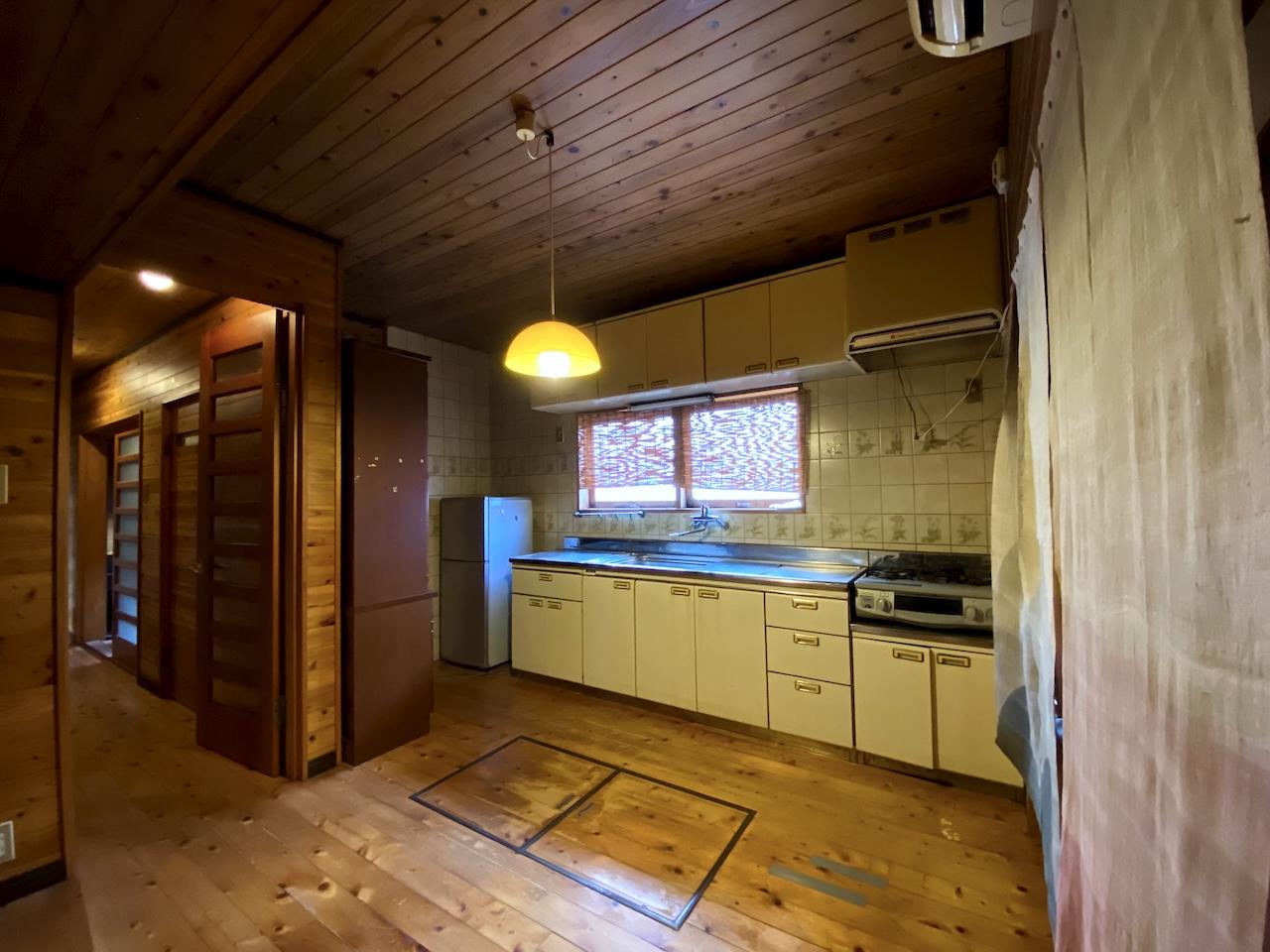 金沢市茨木町の賃貸物件/昭和レトロなダイニングキッチン