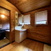 金沢市茨木町の賃貸物件/脱衣所もコテージ感が出ています