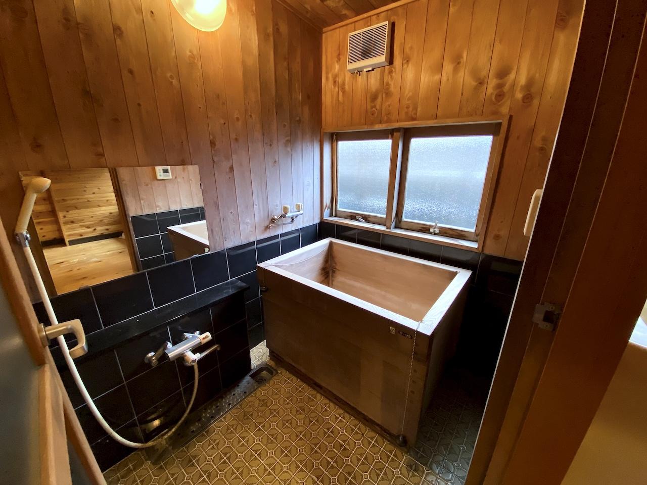 金沢市茨木町の賃貸物件/雰囲気ある風呂場