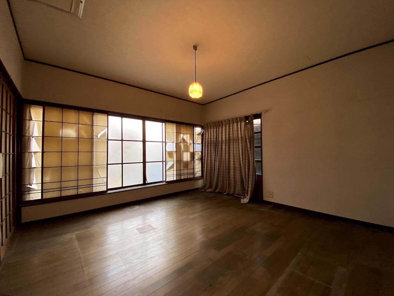 金沢市茨木町の賃貸物件/建物奥には8帖の洋室