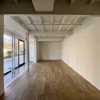 金沢市広坂1丁目の賃貸物件/シンプルな空間　天高は梁下で約2mの高さ