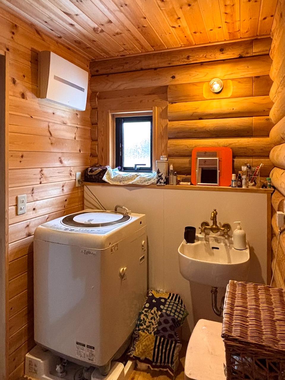 白山市八幡町の売買物件/洗面・脱衣。水栓など細かな所にもこだわりを感じます。