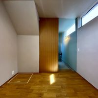 金沢市古府2丁目の売買物件/玄関奥には4.5帖の洋室があります