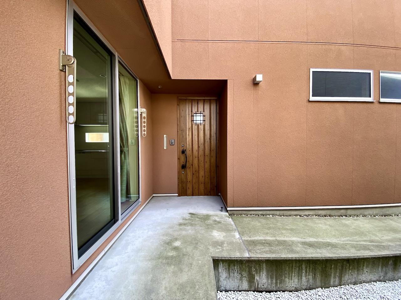 金沢市古府2丁目の売買物件/奥の玄関扉