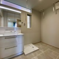 金沢市古府2丁目の売買物件/1階脱衣所　物干スペースも完備