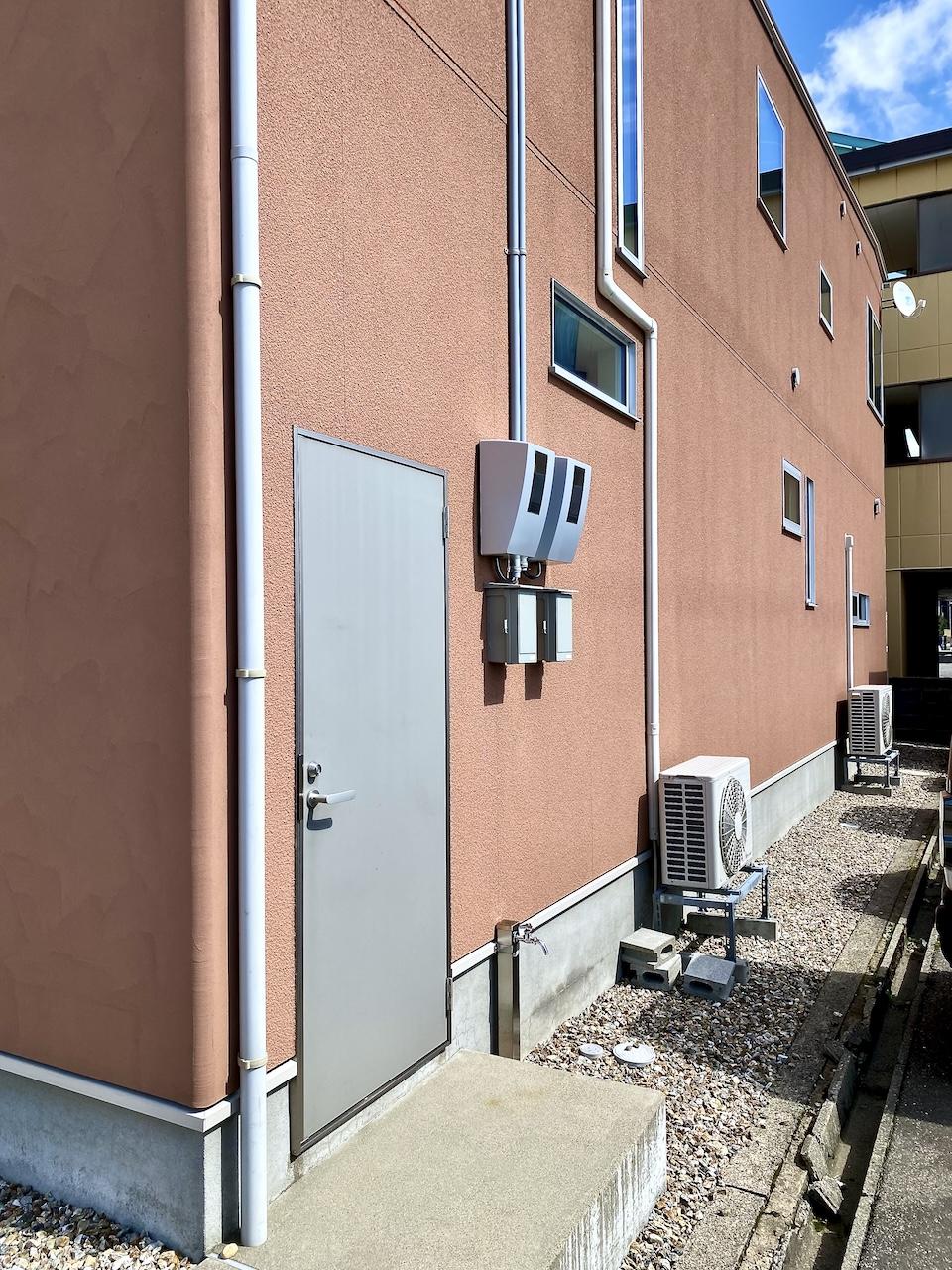 金沢市古府2丁目の売買物件/実は建物裏に小さな倉庫もあります