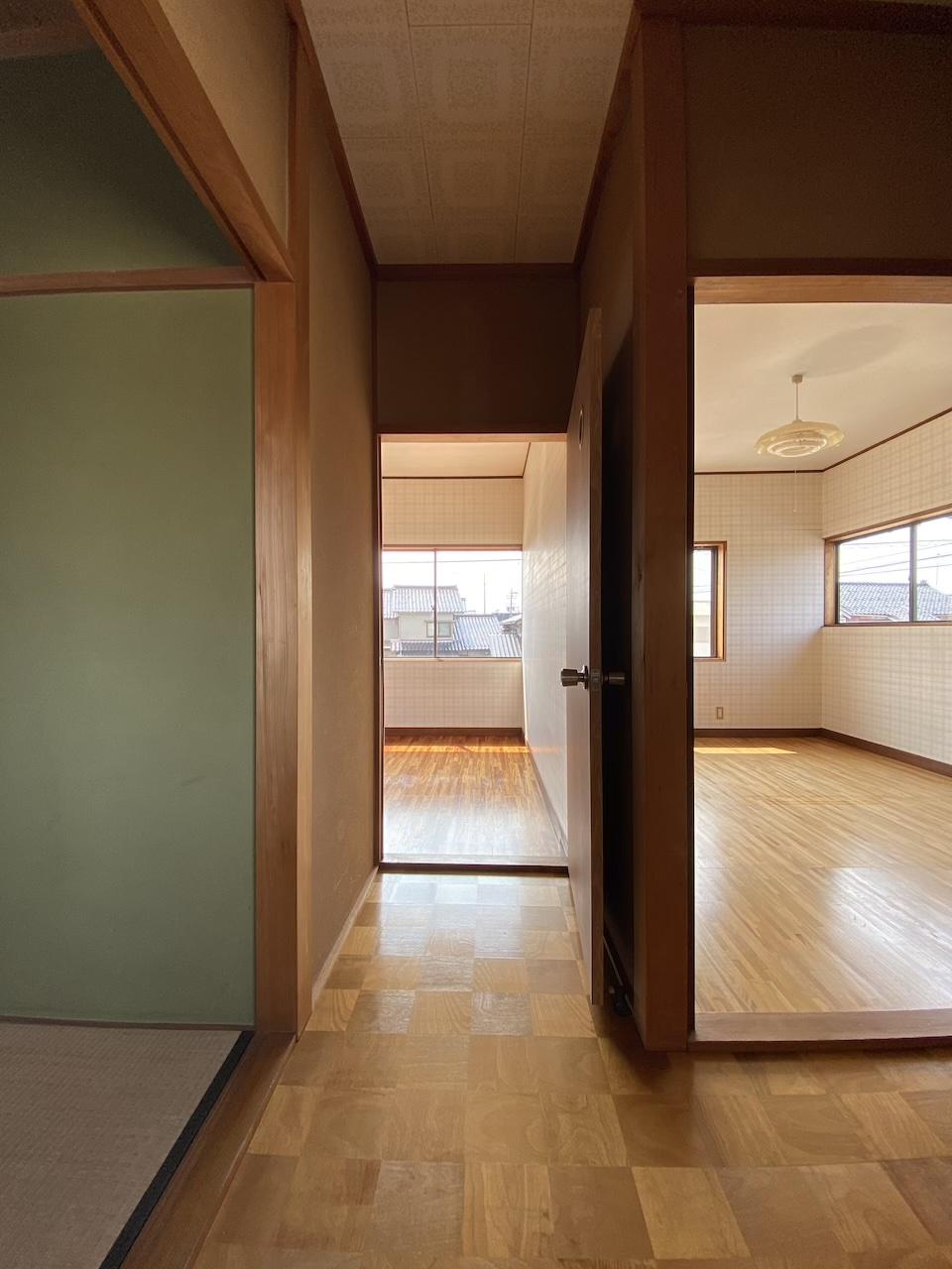 河北郡津幡町中須加はの賃貸物件/2階には3室