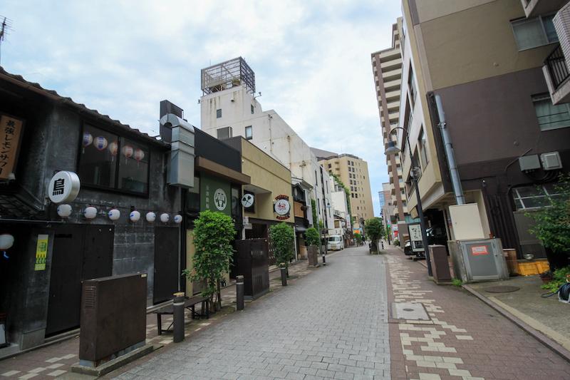 金沢市本町2丁目の賃貸物件/通りには飲食店が多いです