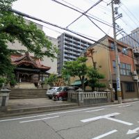 金沢市本町2丁目の賃貸物件/放課後に子供が遊ぶ神社も