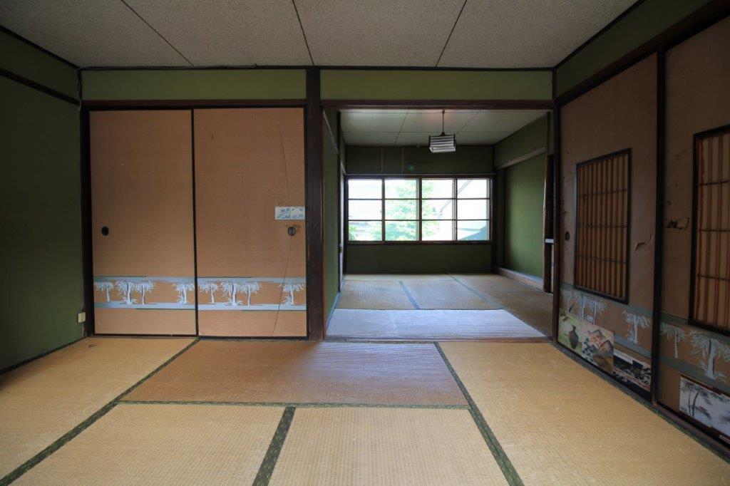 2階全体。襖を開けると広々してます。