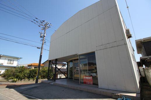 見る角度によって建物の表情が変わるから不思議。