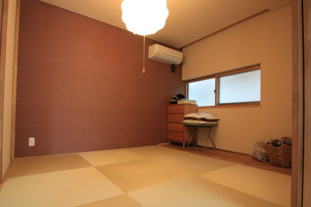 和室。戸を閉めたら個室になります