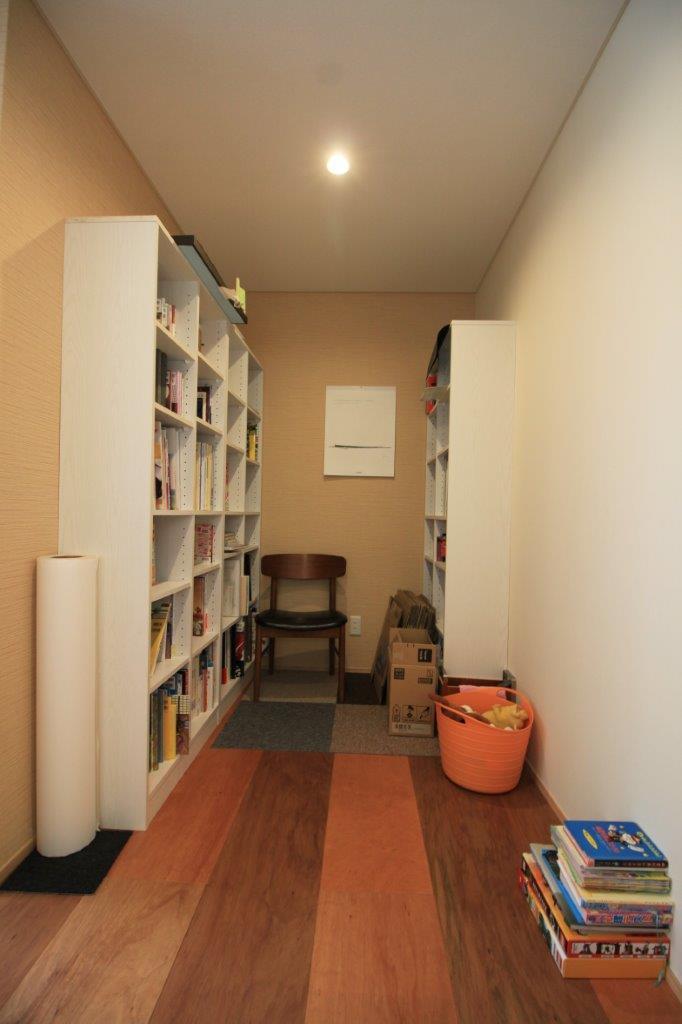 ライブラリー。本に囲まれながら読書したい