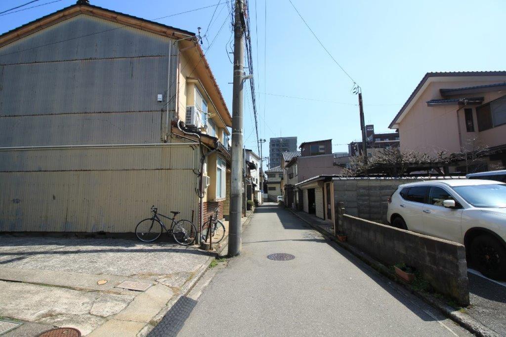 前面道路。