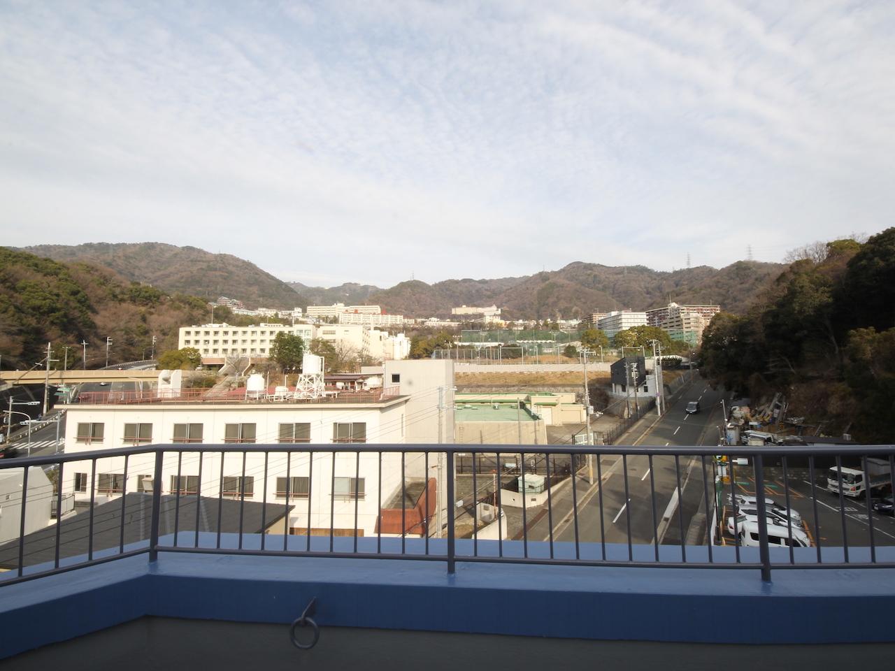 北側は六甲山の山並みをひとりじめ
